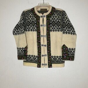 Nordstrikk Sweater Cardigan Women's Cream Green Pewter Clasps Size 36 Small
